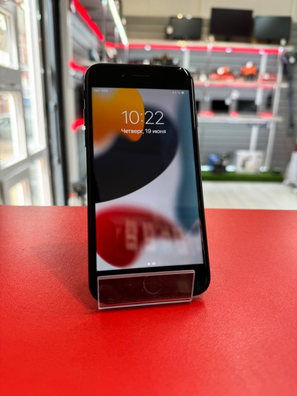 Мобильный телефон Apple iPhone 7