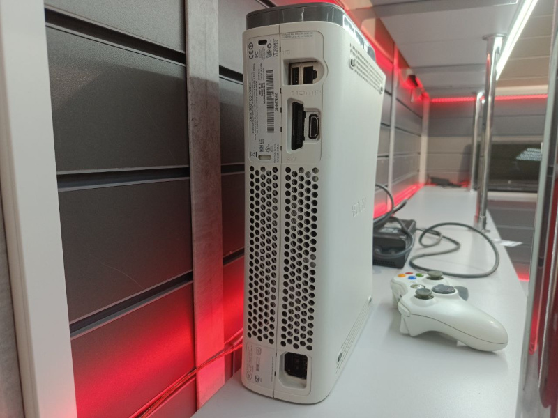 Игровая приставка Xbox 360