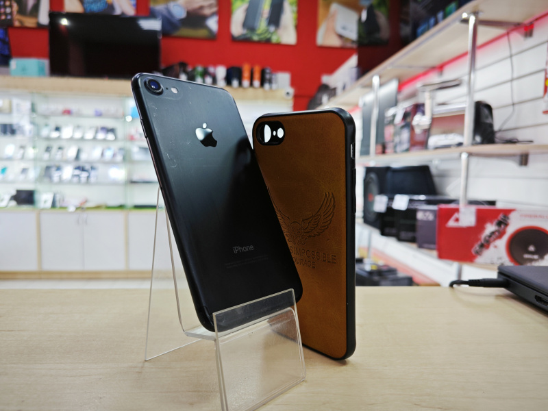 Мобильный телефон Apple iPhone 7