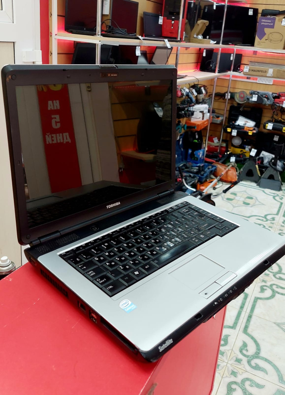 Ноутбук Toshiba 2009