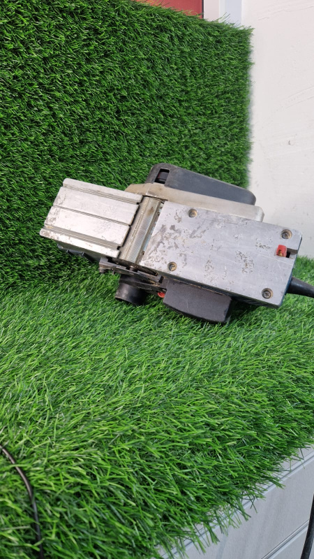 Электрорубанок Bosch GHO40-82C