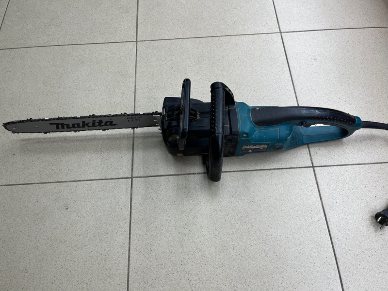 Цепная пила Makita uc3530a
