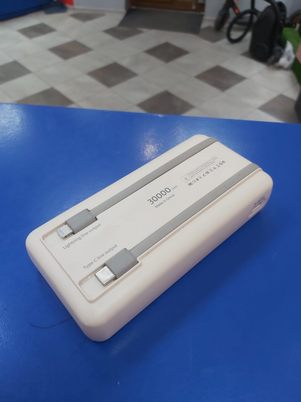 Внешний аккумулятор  30000