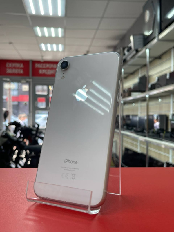 Мобильный телефон Apple iPhone XR