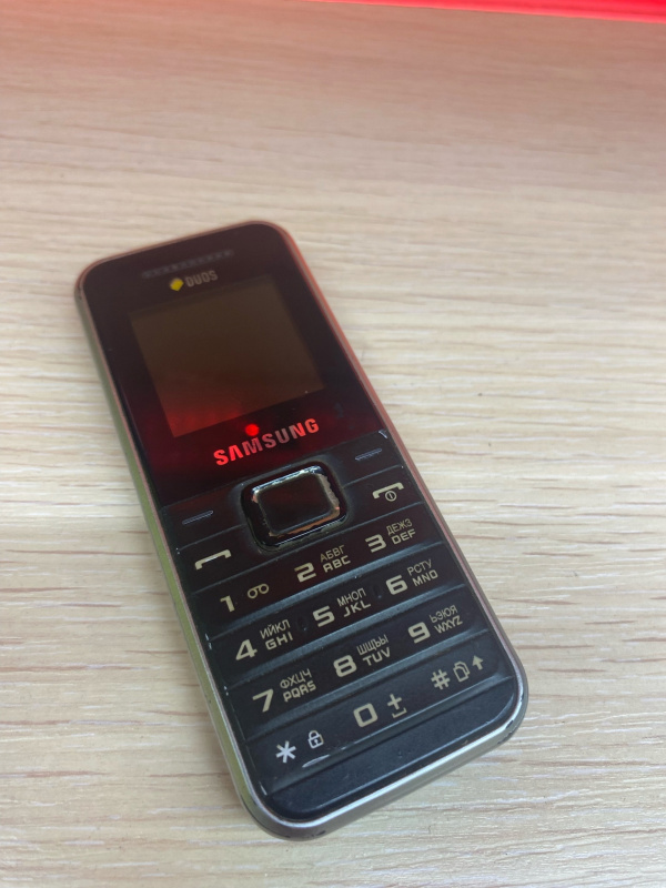 Мобильный телефон Samsung GT-C6112 Duos