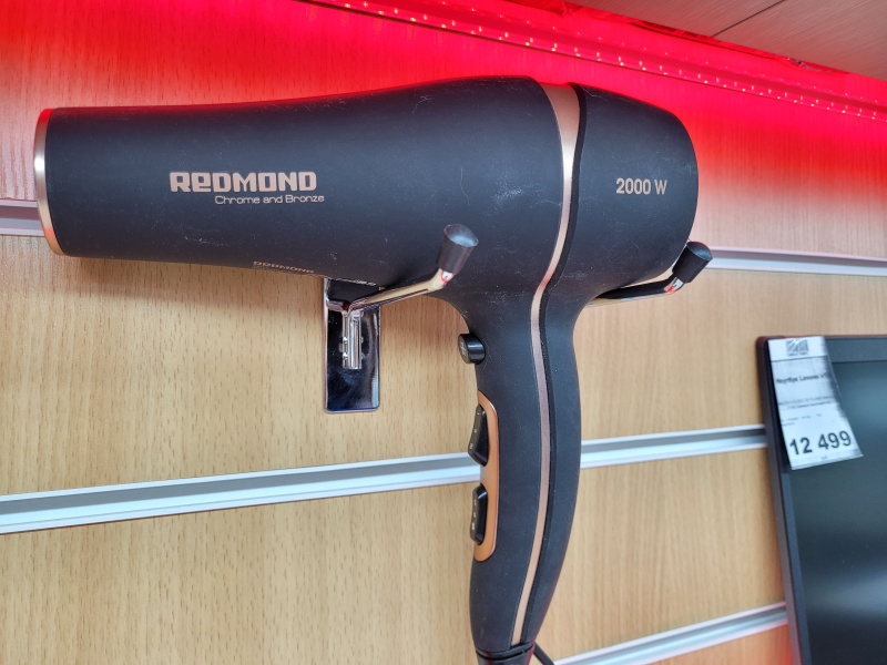 Фен Redmond 526
