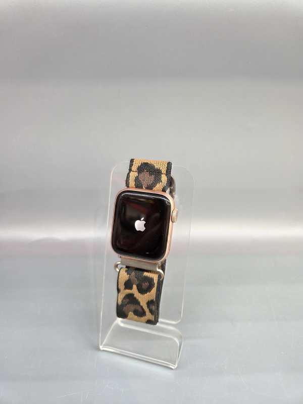 Часы наручные Apple watch se 40mm a2351