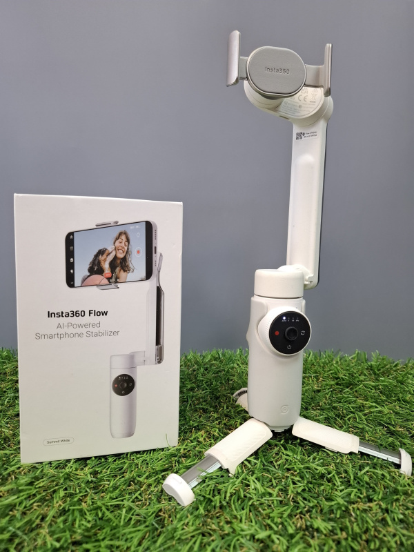 Стабилизатор  Insta360 Flow