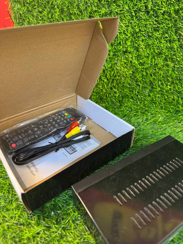 Цифровaя тв-приставка  Yasin DV3T8000