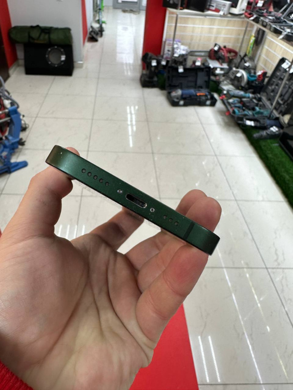 Мобильный телефон Apple iPhone 13