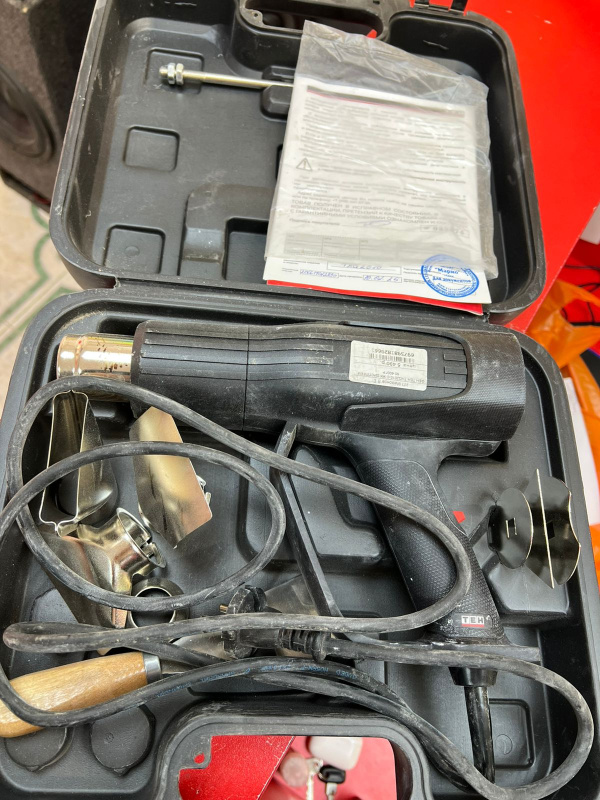 Строительный фен TEH THG2010