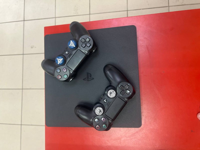 Игровая приставка Sony PlayStation 4 Slim