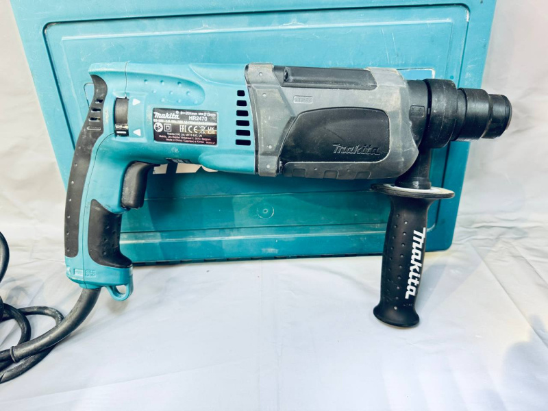 Перфоратор Makita HR 2470
