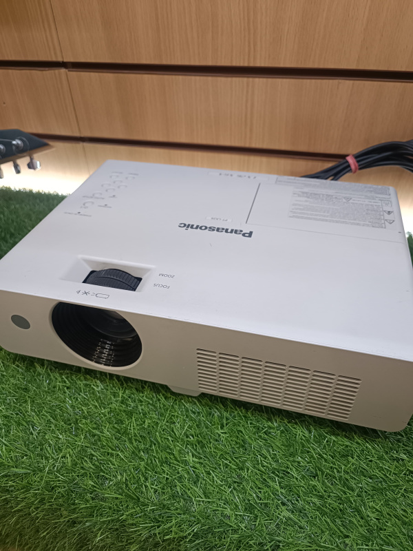 Проектор Panasonic pt-lx26
