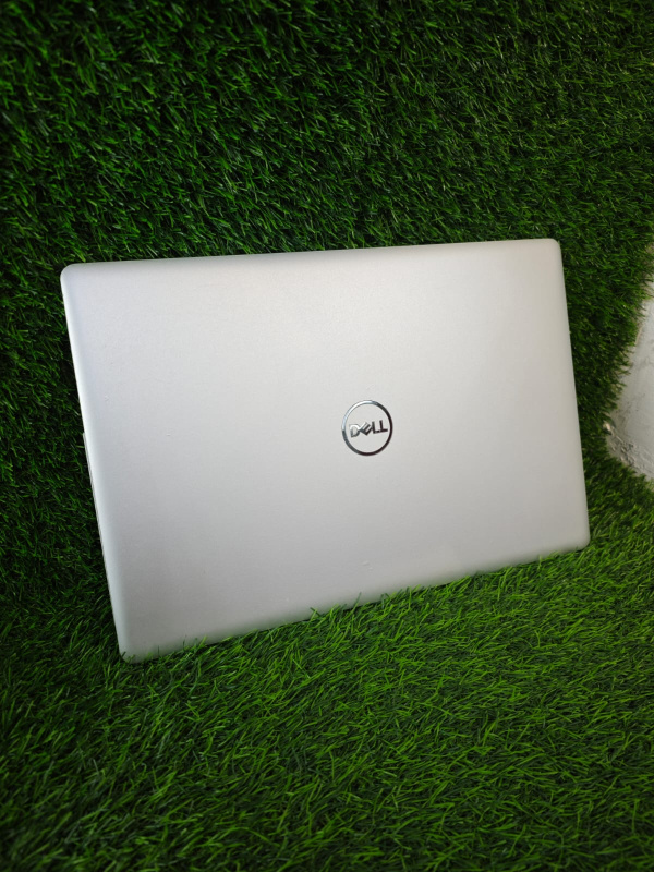 Ноутбук Dell inspiron 5570