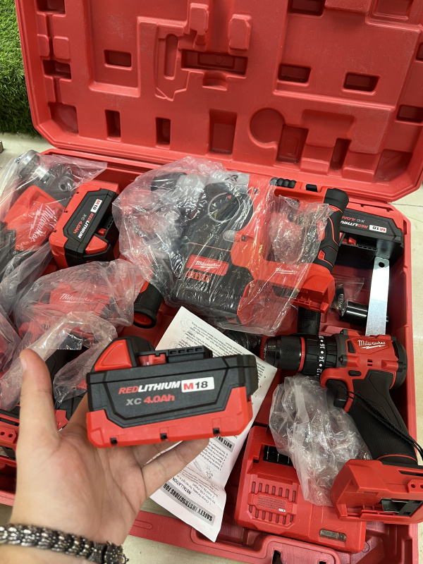 Набор электроинструмента Milwaukee 4 в 1