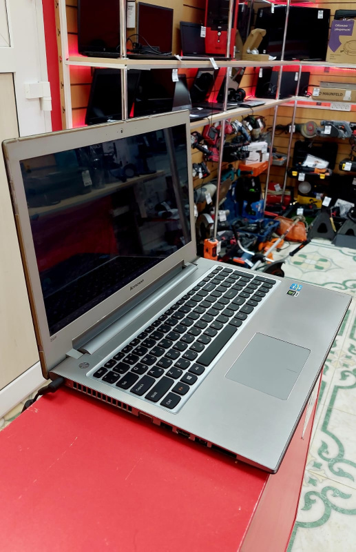 Ноутбук Lenovo i3-3110m/gt635m/6/hdd500