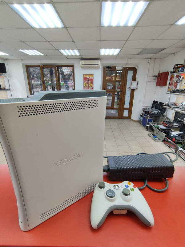 Игровая приставка Xbox 360