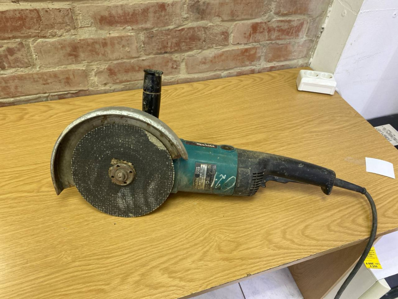 Болгарка Makita 9069