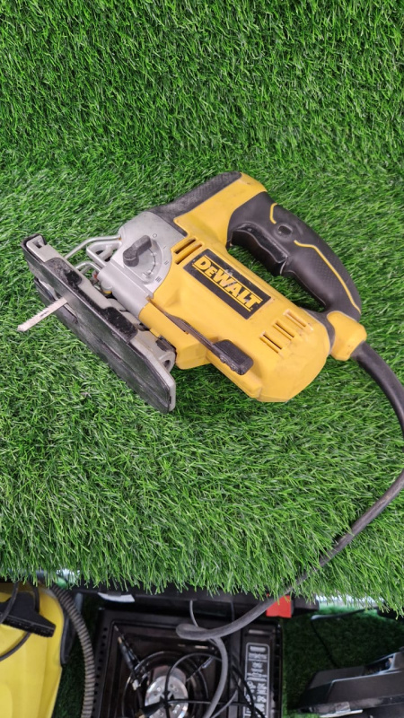 Электролобзик Dewalt DWE349