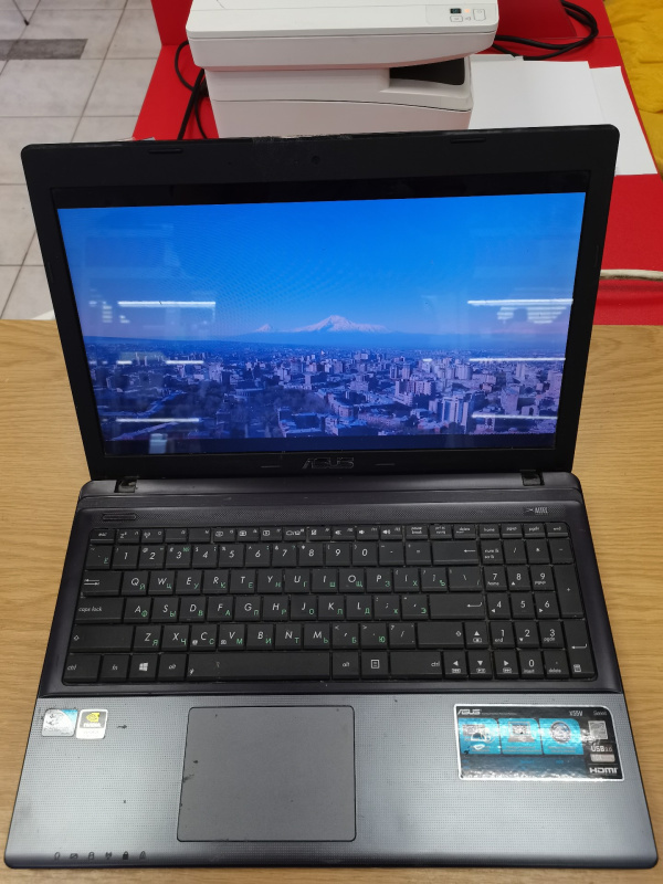 Ноутбук ASUS x55v