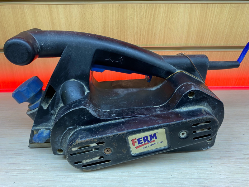 Электрорубанок Ferm FP-900
