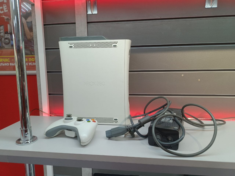 Игровая приставка Xbox 360