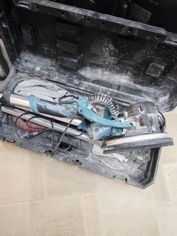 Шлифмашинка Makita 1200w