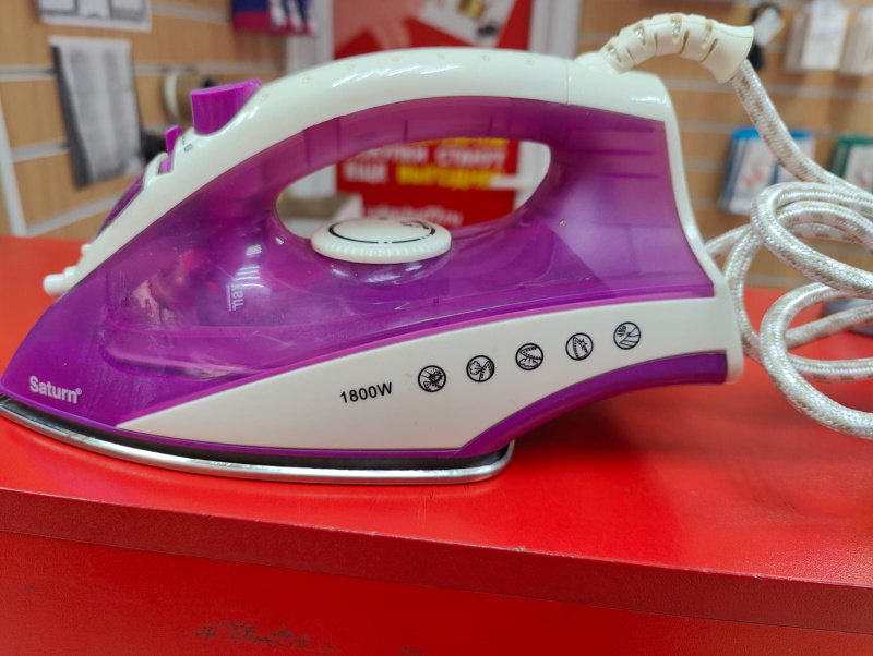 Утюг Saturn  ST-CC7142