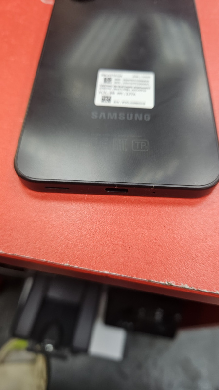 Мобильный телефон Samsung Galaxy A17