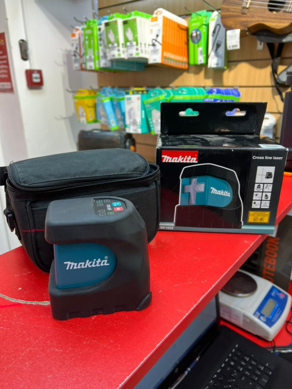 Нивелир Makita SK102Z