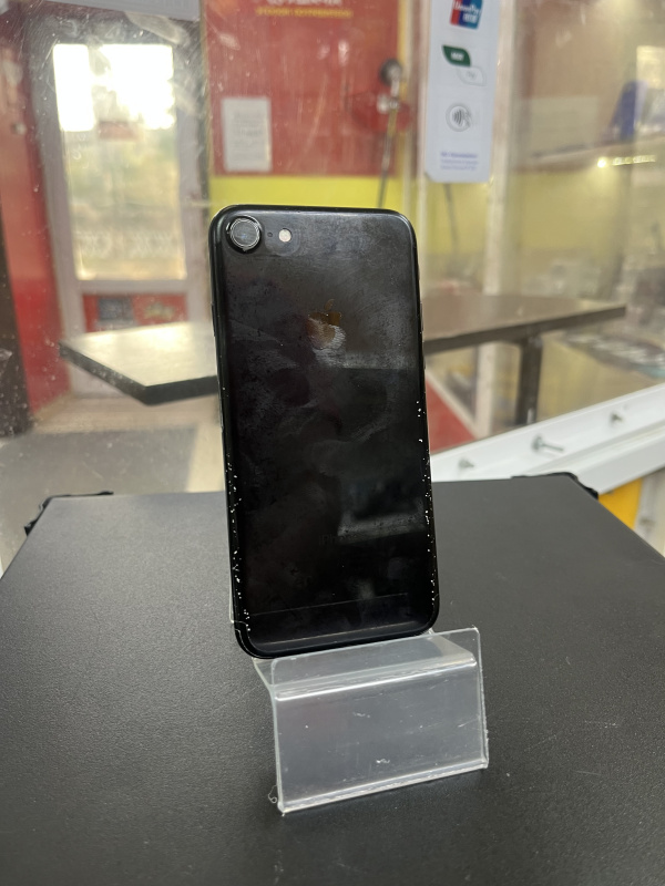 Мобильный телефон Apple iPhone 7