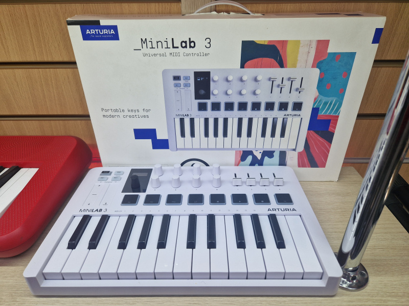 МИНИКЛАВИАТУРА Arturia МИНИЛАБ 3