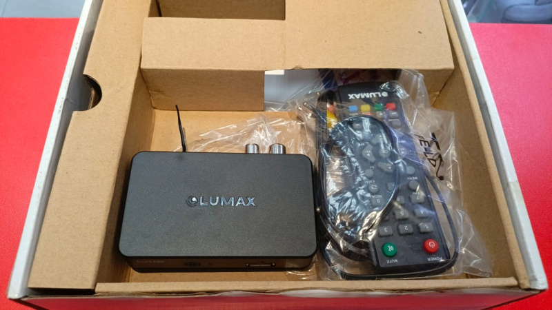 Цифровой спутниковый приёмник Lumax DTS53
