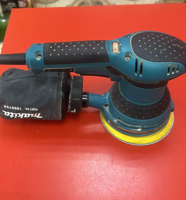 Шлифмашинка Makita BO 5041