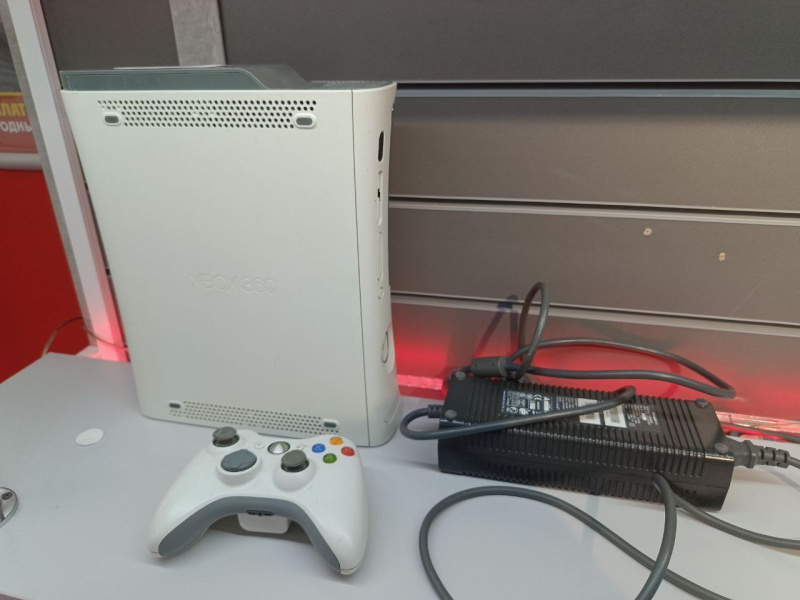 Игровая приставка Xbox 360