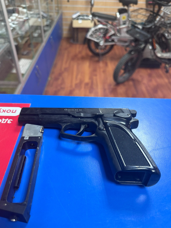 Пневматика  ПНЕВМАТИЧЕСКИЙ ПИСТОЛЕТ EKOLES 66