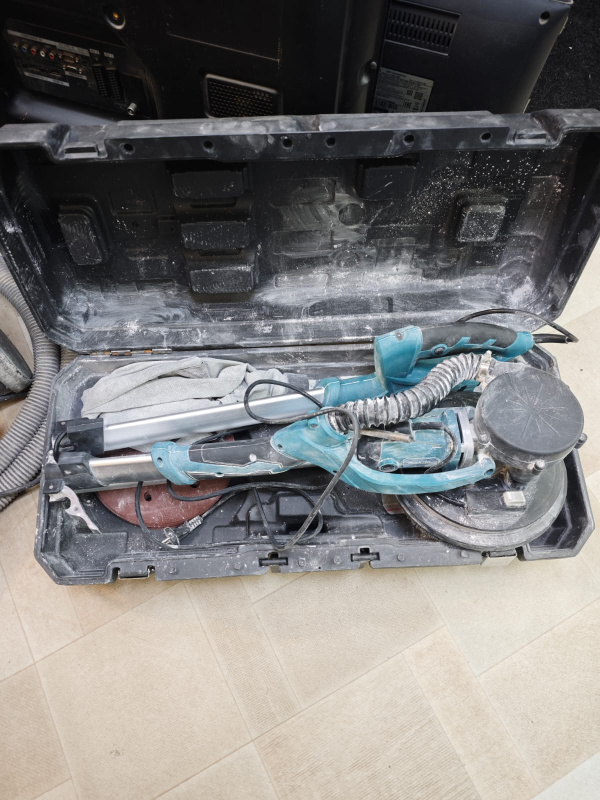 Шлифмашинка Makita 1200w