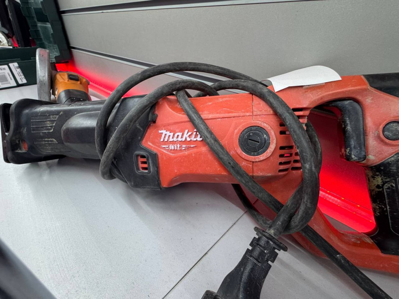 Сабельная пила Makita none