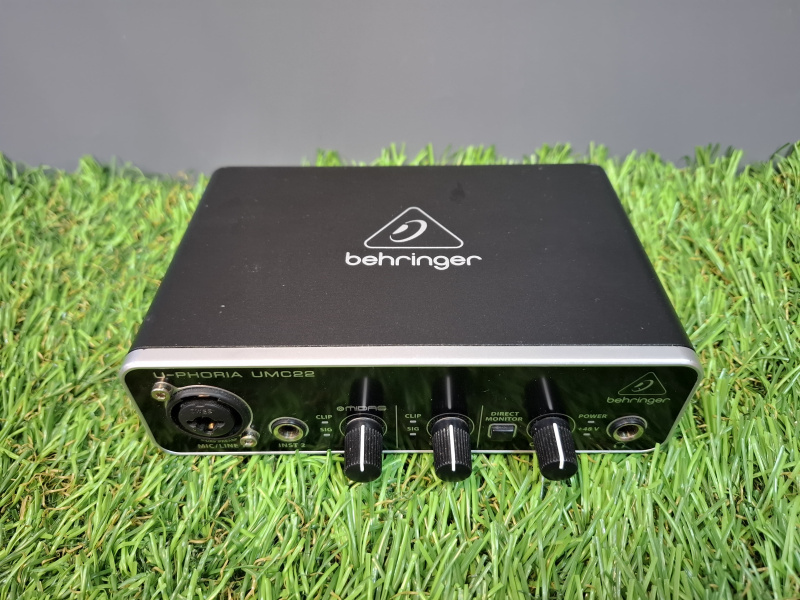 Ресивер Behringer внешняя звуковая карта u-phoria umc22