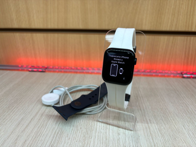 Часы наручные Apple se 2