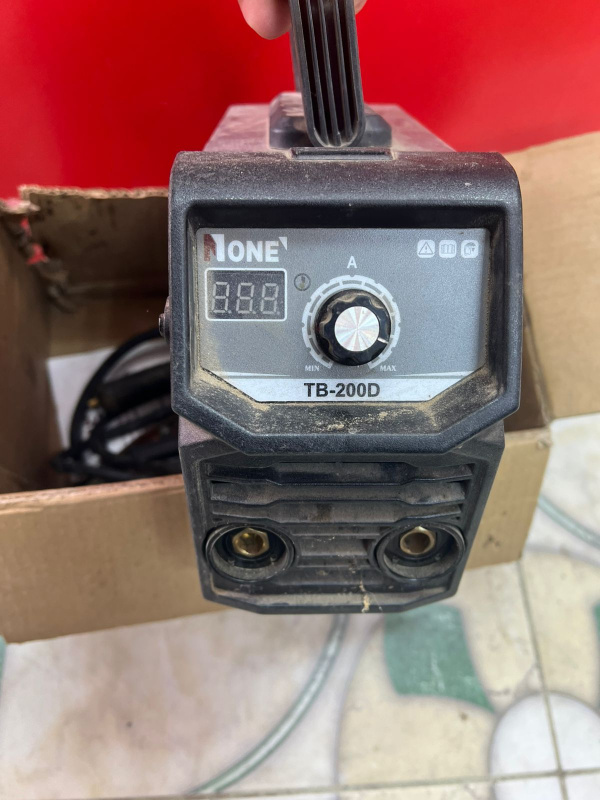 Сварочный аппарат - инвертор ММА NUMBER ONE TB-200D