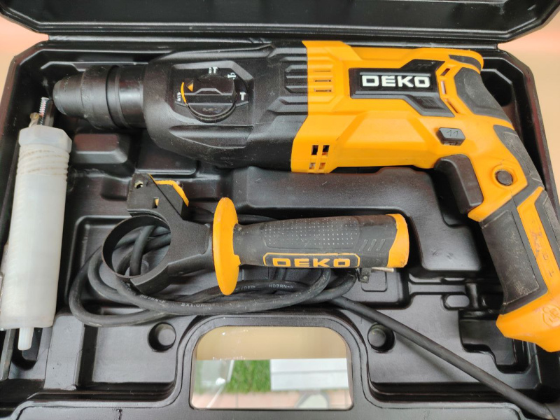 Перфоратор Deko zkh1000w