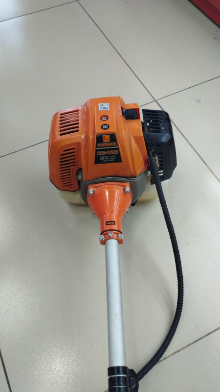 Бензотриммер Carver gbc 043m