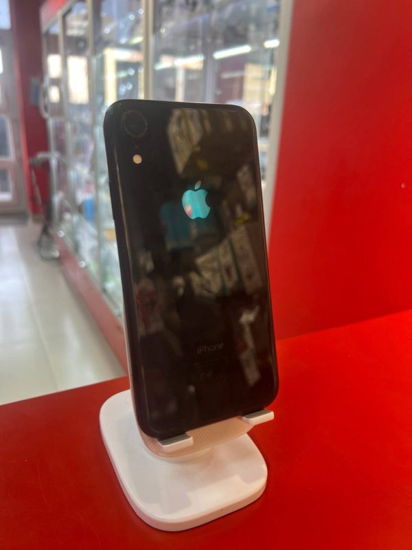 Мобильный телефон Apple iPhone XR