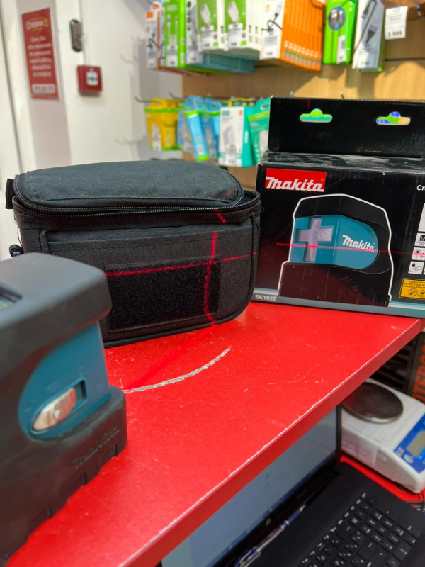 Нивелир Makita SK102Z