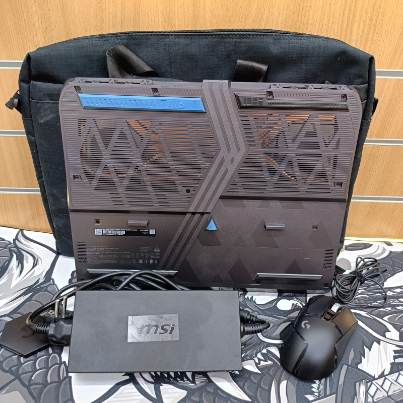 Ноутбук MSI Vector 16 HX AI A2XWHG-080XRU