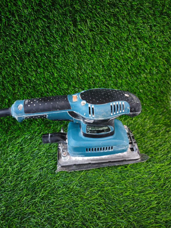 Шлифмашинка Makita BO3011