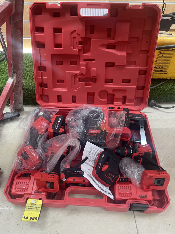 Набор электроинструмента Milwaukee 4 в 1