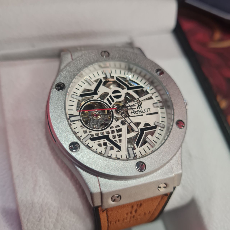 Часы наручные Hublot 1